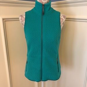 ♦️Cabled fleece vest